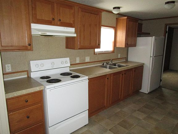 2nd image of 196 S Pine Dr #196