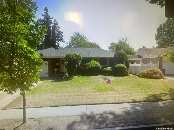 820 School Drive, North Baldwin, NY 11510