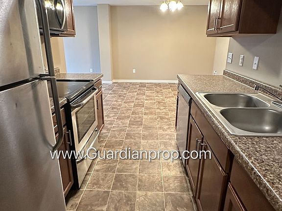 4th image of 9927 Vera Cruz Ln N