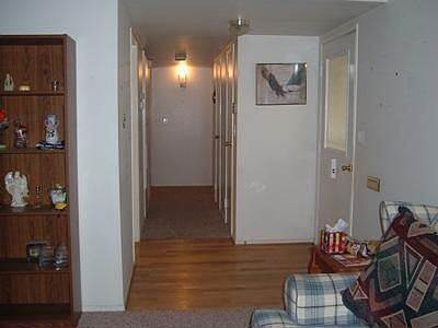 4th image of 909 Cherry Hills Dr