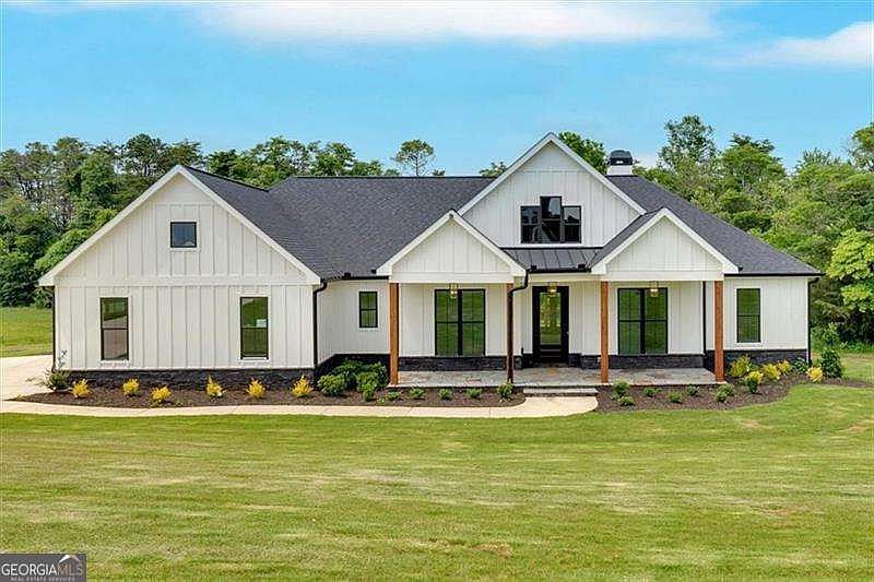 1st image of 300 Eminence Peak