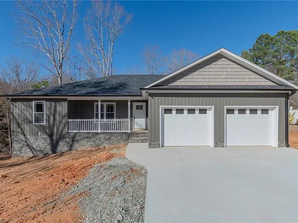 373 Carriage Ln, Linwood, NC 27299