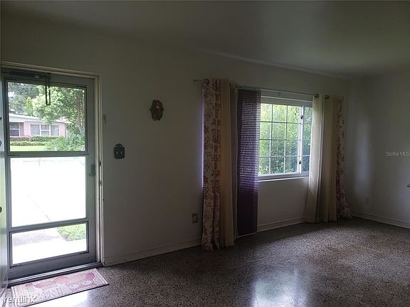 3rd image of 1604R Campbell Ave