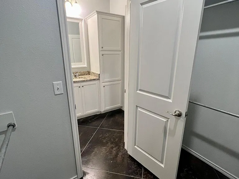 5009 Weiblen St — Photo 19
