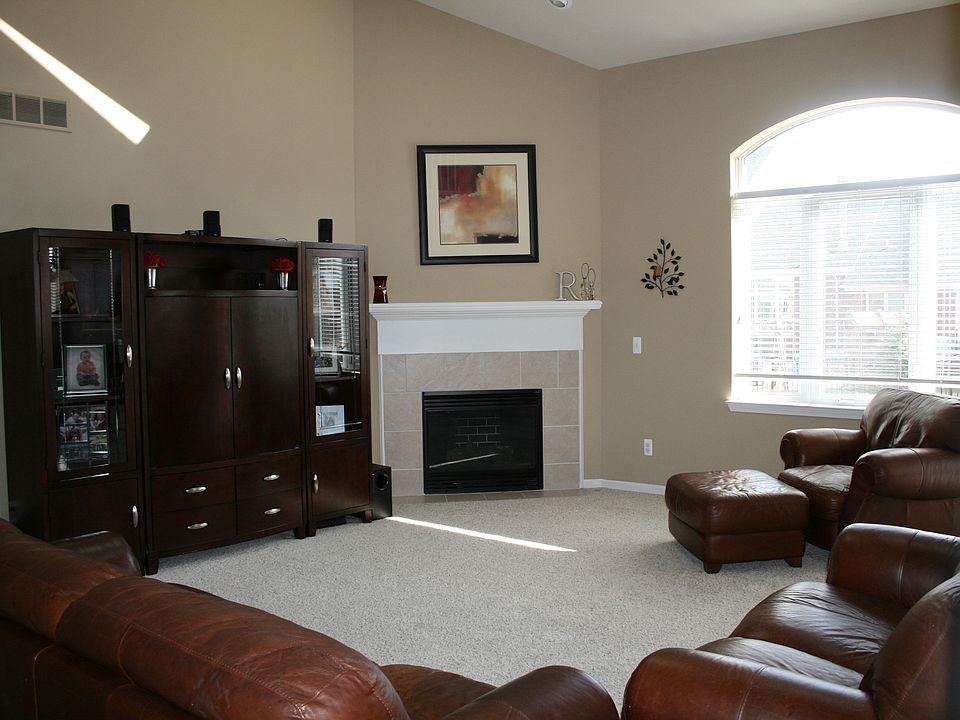 19824 Mapleton Dr, Macomb, MI 48044 | Zillow