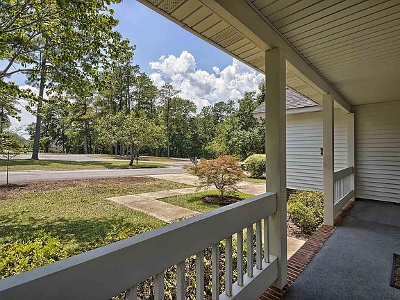 4th image of 109 Twin Oaks Ln