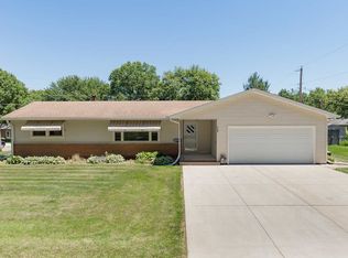 2600 4th St, East Moline, IL 61244