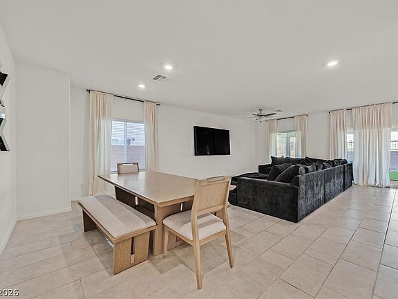 4th image of 1842 Farah Falls Pl