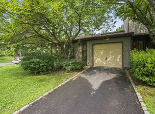 65 Laurie Ct #180, Matawan, NJ 07747