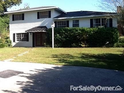 Remodeled Kitchen : Beautifully remodeled kitchen with granite countertops and solid wood cabinets