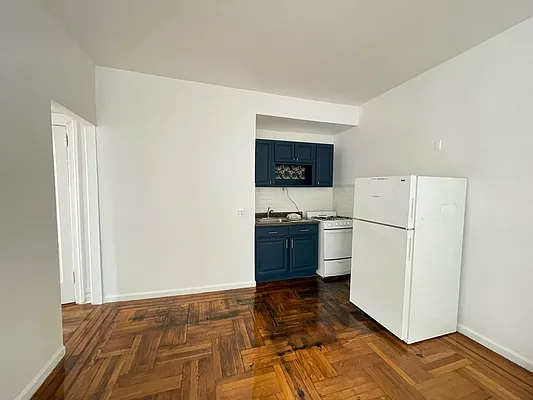 Rented by Lang Realty LLC | media 6