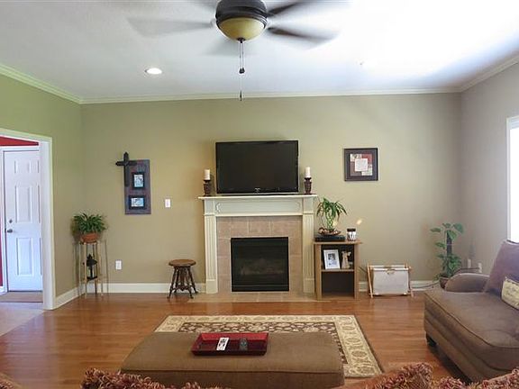 3rd image of 15946 Lake Hills Dr