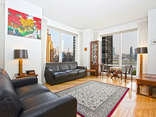 Sold by Sotheby's International Realty | media 1