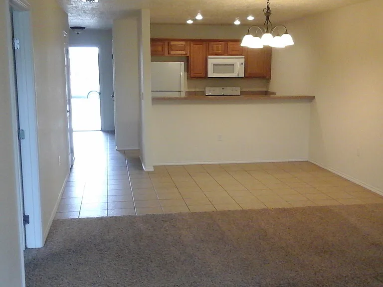 116 Limestone — Photo 8