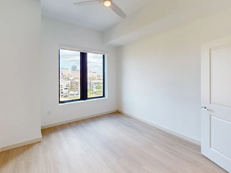 101 N Meridian — Photo 129