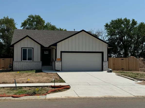 3554 E Forest Park Ct, Derby, KS 67037