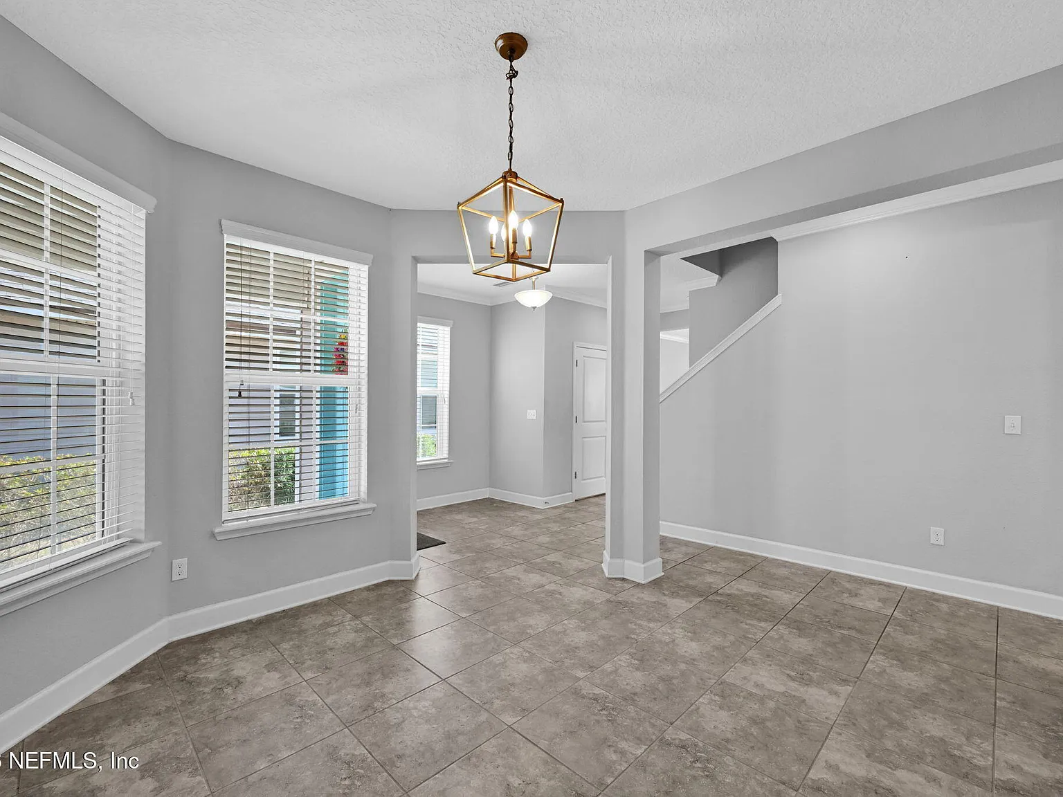3 bed, 2.5 bath, 2380 sqft, $2,600 — Photo 3