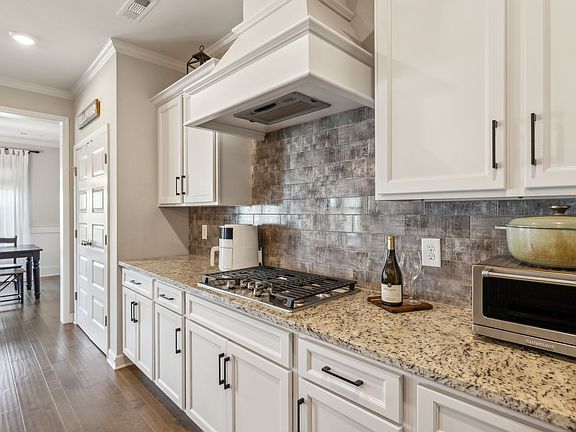 4th image of 3008 Weeping Willow Ln