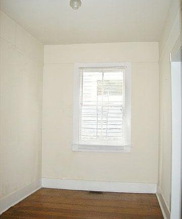 5th image of 7212 Oak St