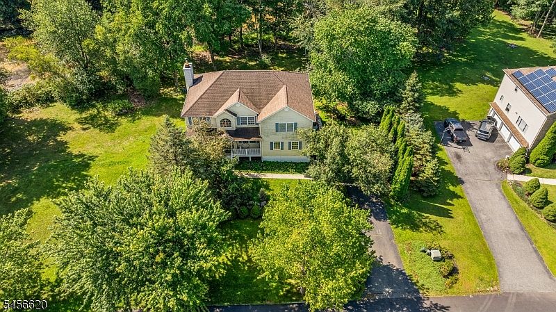 1st image of 24 Swan Ln