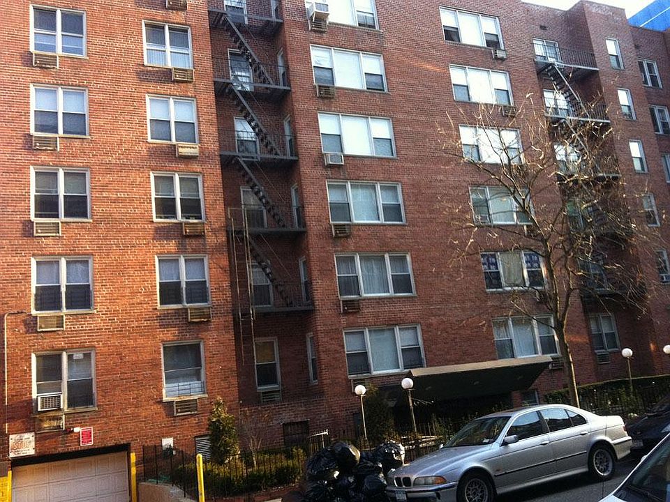 1st image of 11048 72nd Ave
