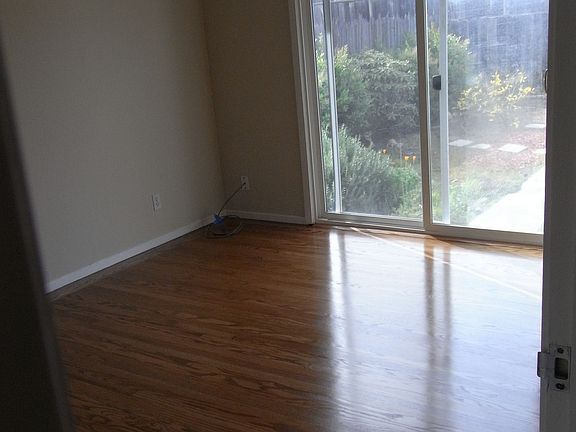 5th image of 353 Gardenside Ave