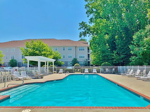 3rd image of 5329 Warminster Dr Unit 304