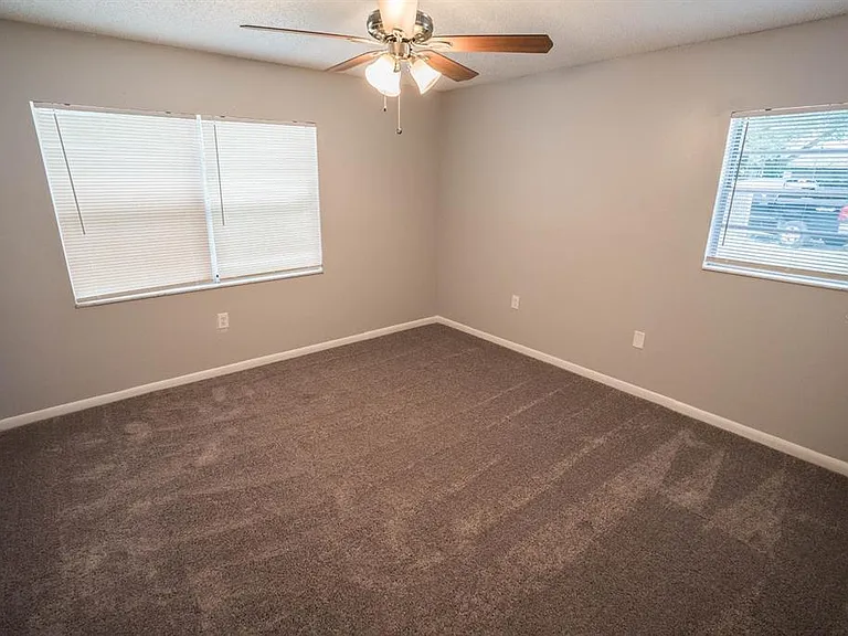 6913 Mathers Ln — Photo 15