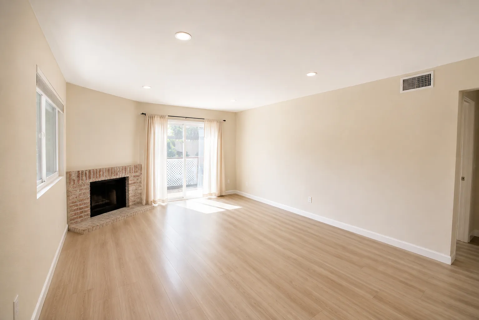 2 bed, 1080 sqft, $2,850 — Photo 2