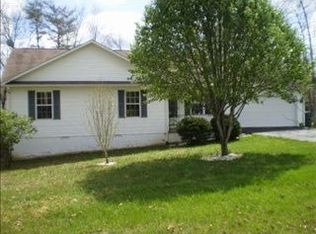 190 Carriage Dr, Crossville, TN 38555