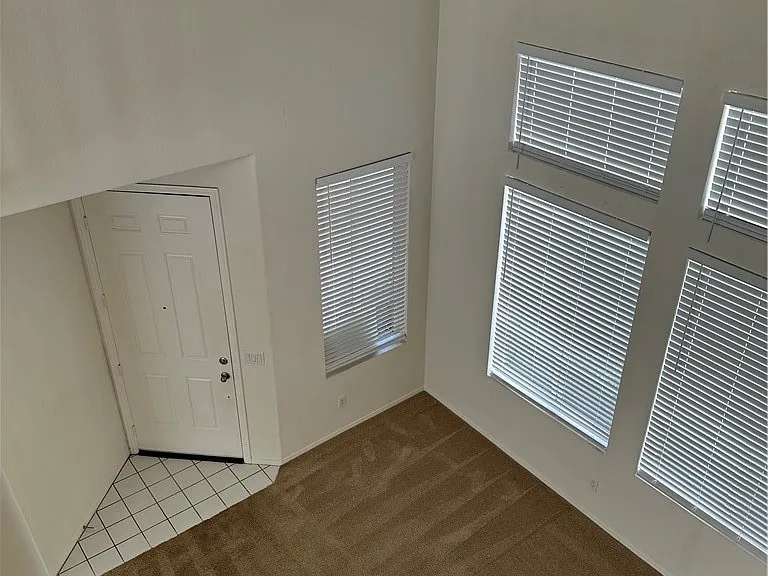 408 Middlebury Ct — Photo 26