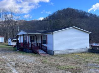 122 Blue Hollow Rd, Frakes, KY 40940
