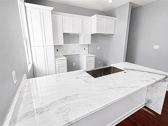 4th image of 2220 Broadway St
