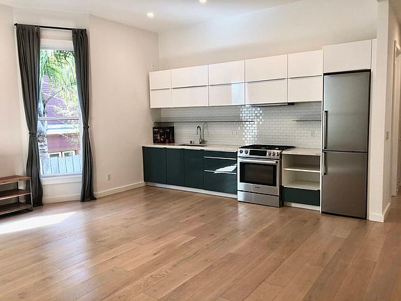 5th image of 522 Steiner St #2