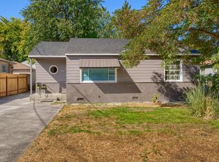 1020 S Peach St, Medford, OR