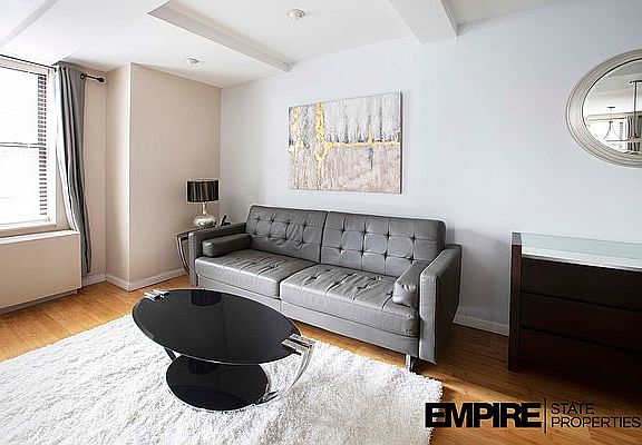 3rd image of 150 W 51st St APT 1207