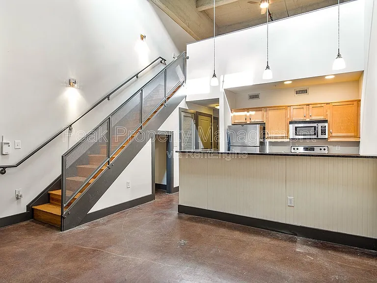 Trolley Lofts — Photo 14