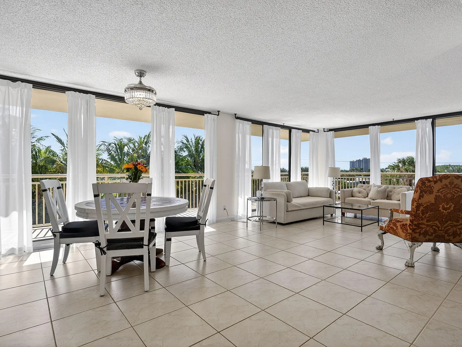 2 bed, 2.0 bath, 1479 sqft, $4,700 — Photo 2