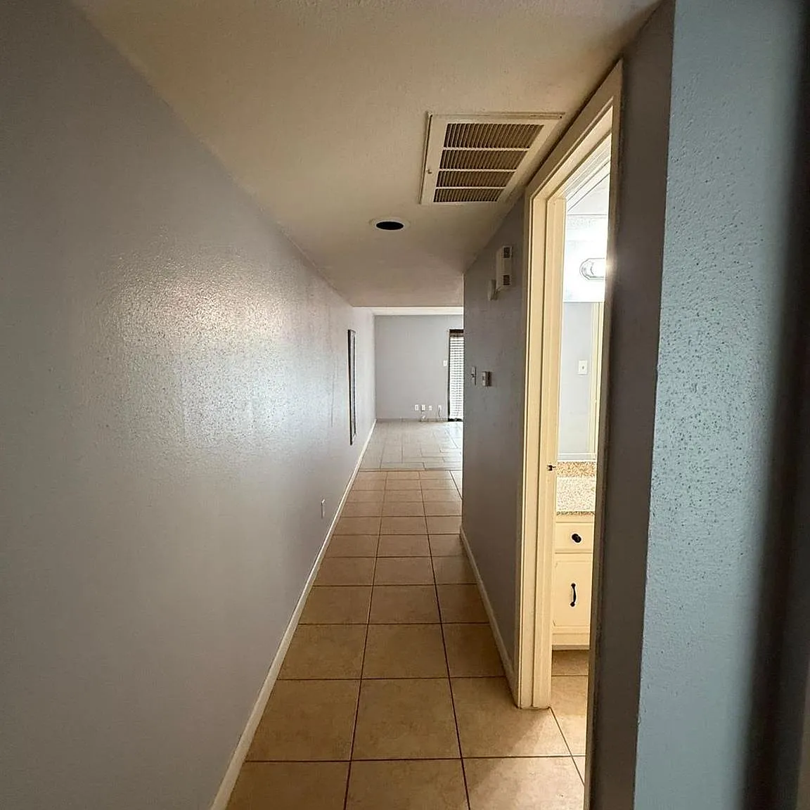 1 bed, 777 sqft, $1,000 — Photo 2