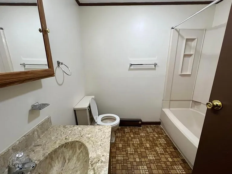 85 Gershom Ave #8 — Photo 2