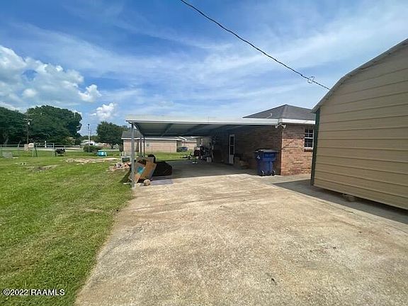 3rd image of 187 Percy Dr