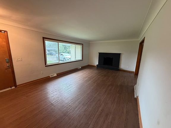 3rd image of 2113 Broadstone Rd