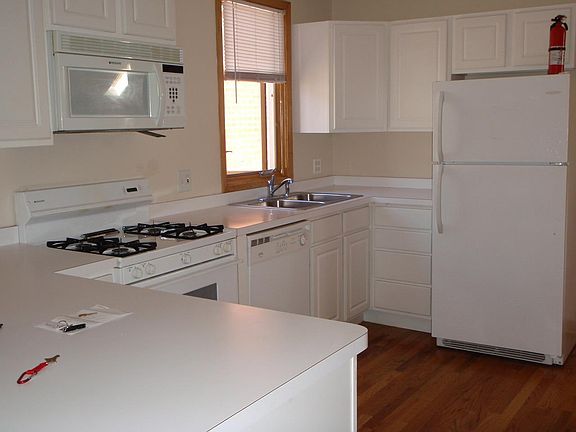 5th image of 4516 N Malden St APT 3