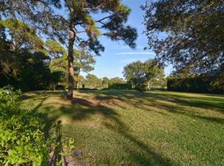 8121 SE Golfhouse Dr, Hobe Sound, FL 33455