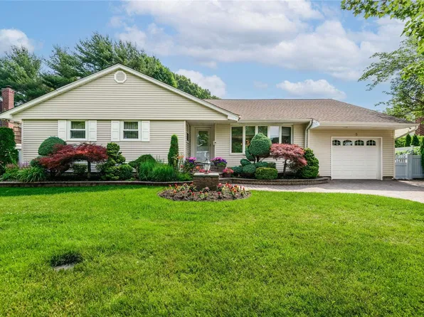 5 Ann Drive, Syosset, NY 11791