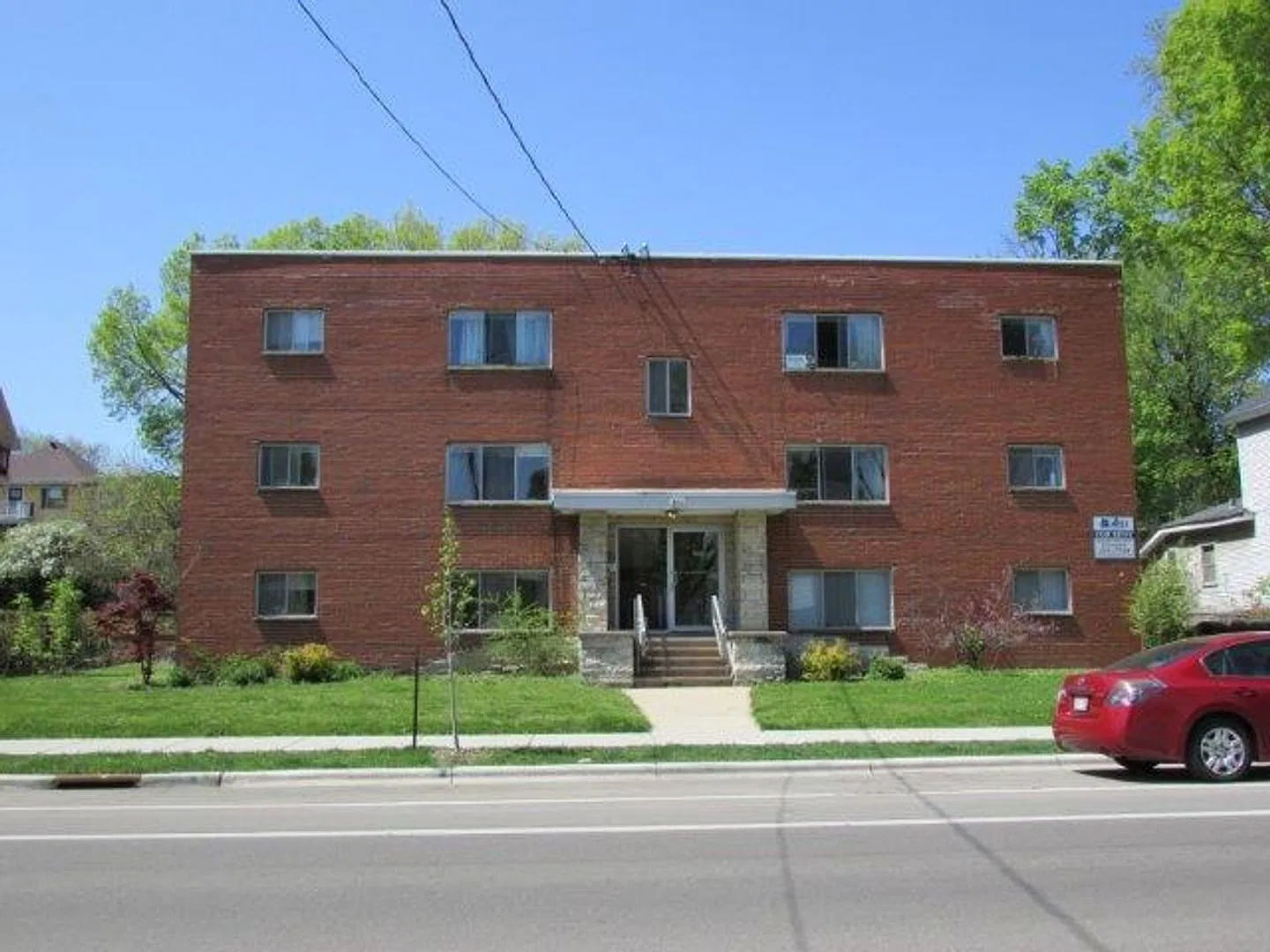 640 East Johnson Street — Photo 1