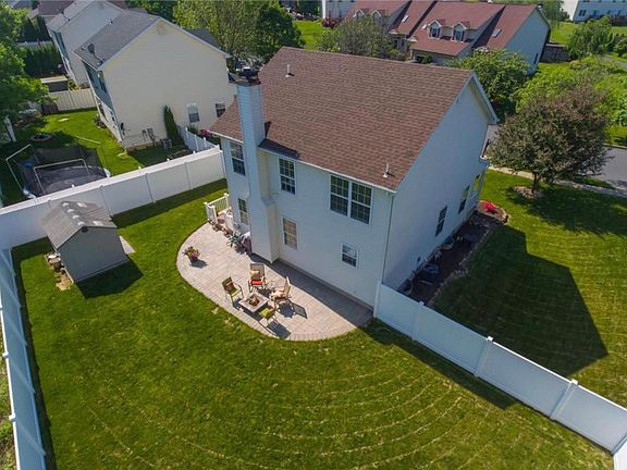 2nd image of 345 Vista Ct