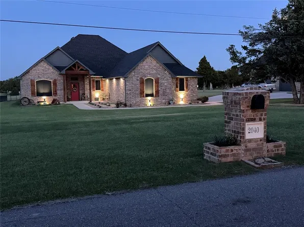 2040 S May Ave, Guthrie, OK 73044