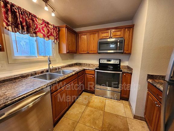 2nd image of 825 N Park St APT 4