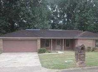 319 Woodcliff Dr, Jackson, MS 39212